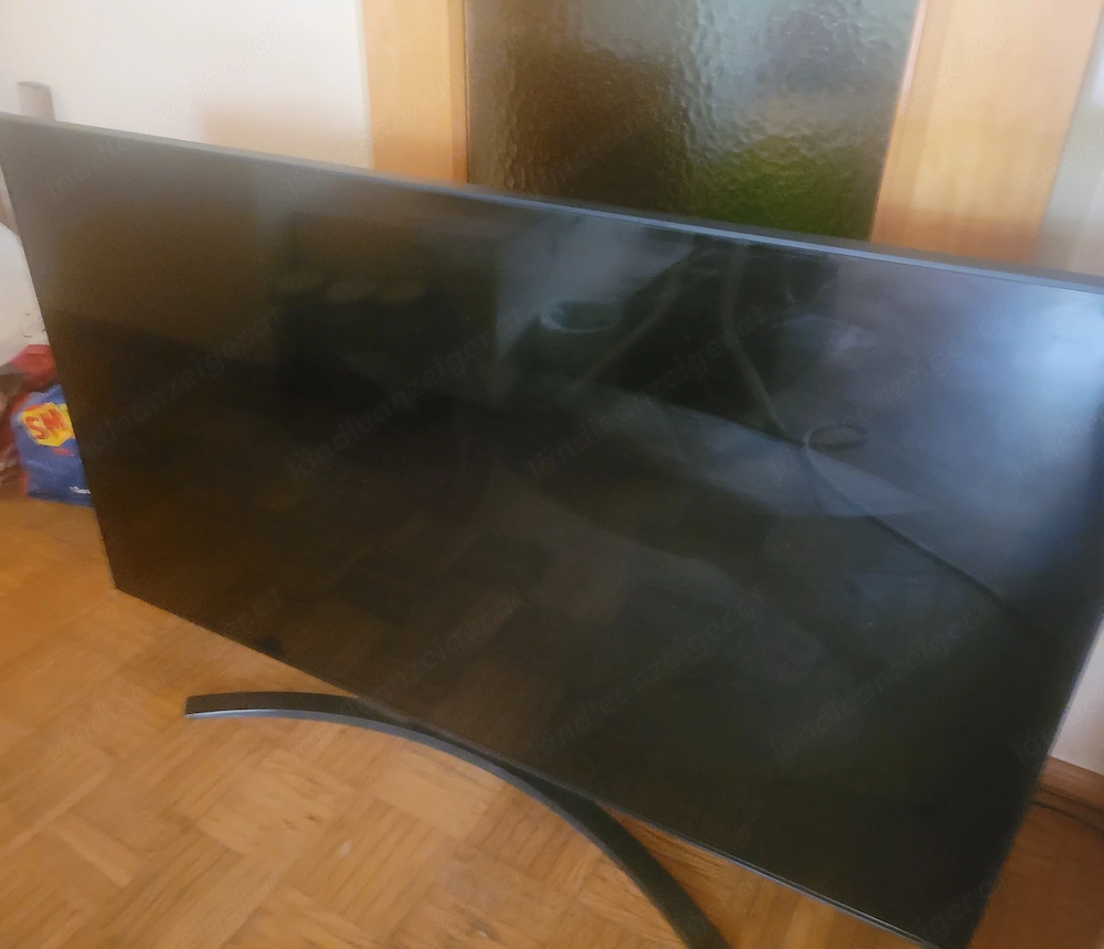 Verkaufe neuwertigen TV.