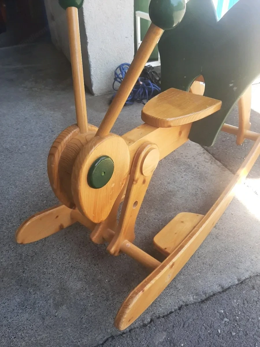 Schaukel aus Massivholz, vom Holzhandwerker individuell gefertigt