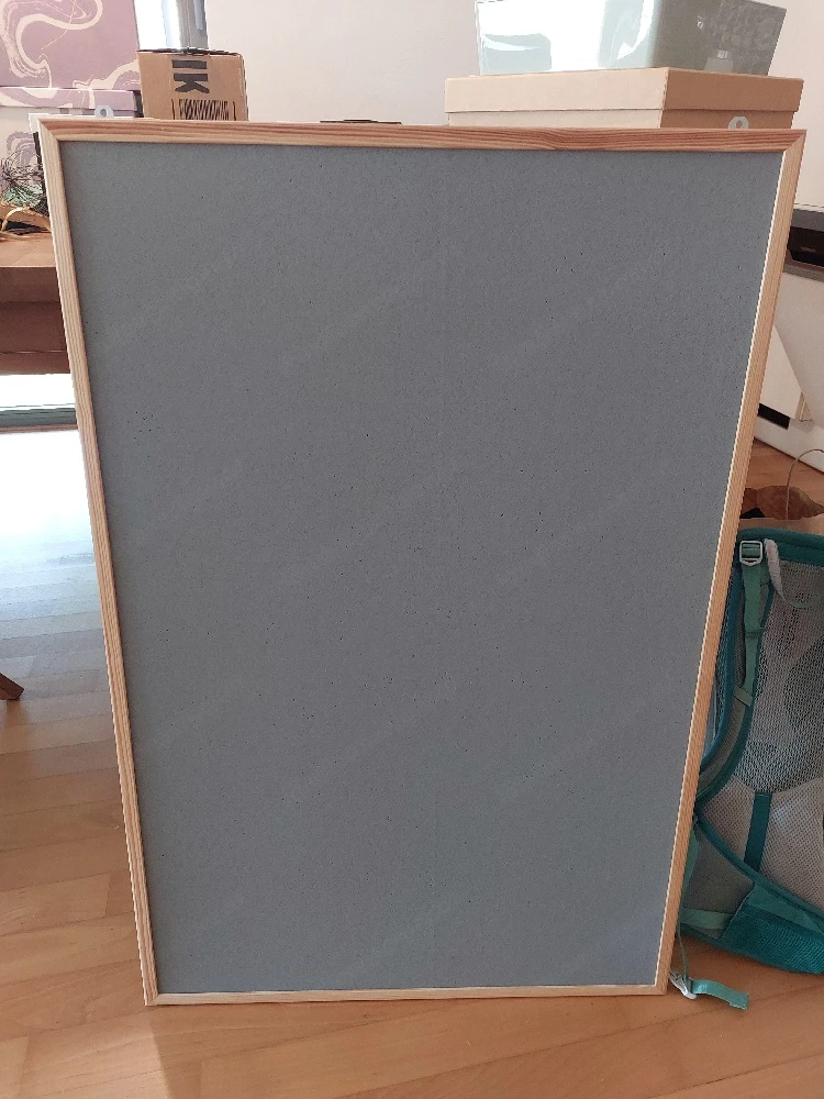 Pinwand grau mit Holzrahmen