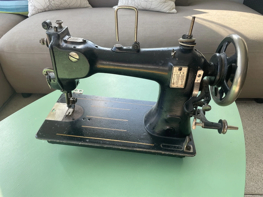 Adler Nähmaschine Antiquität