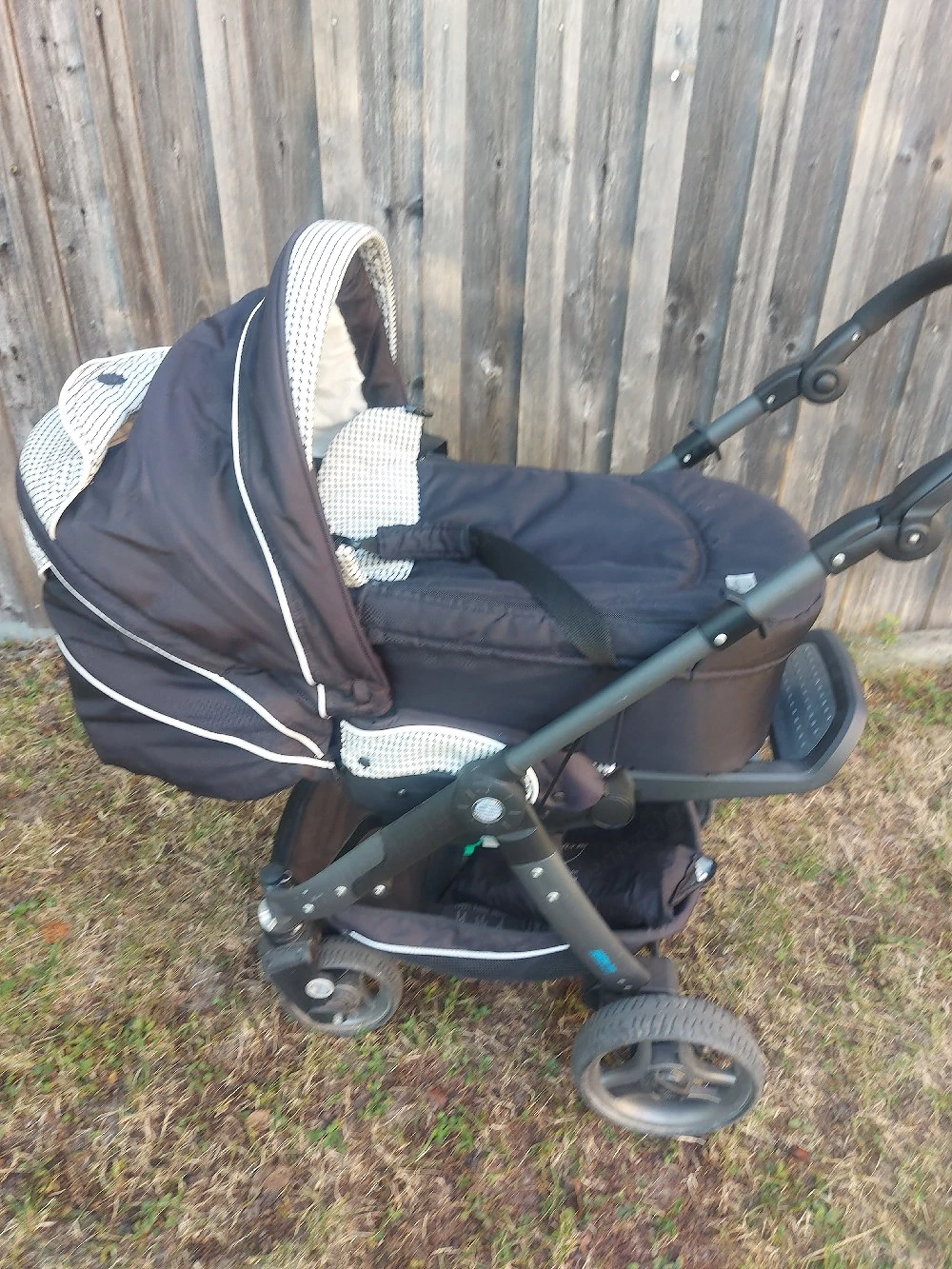 Kombi- Kinderwagen  mit viel Zubehör 