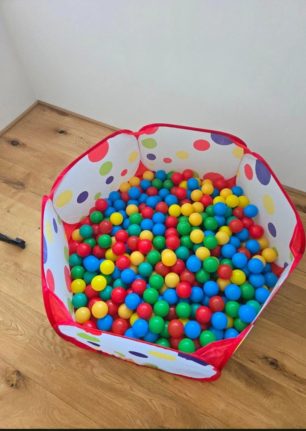 Bällebad inkl. Bälle kaum gebraucht