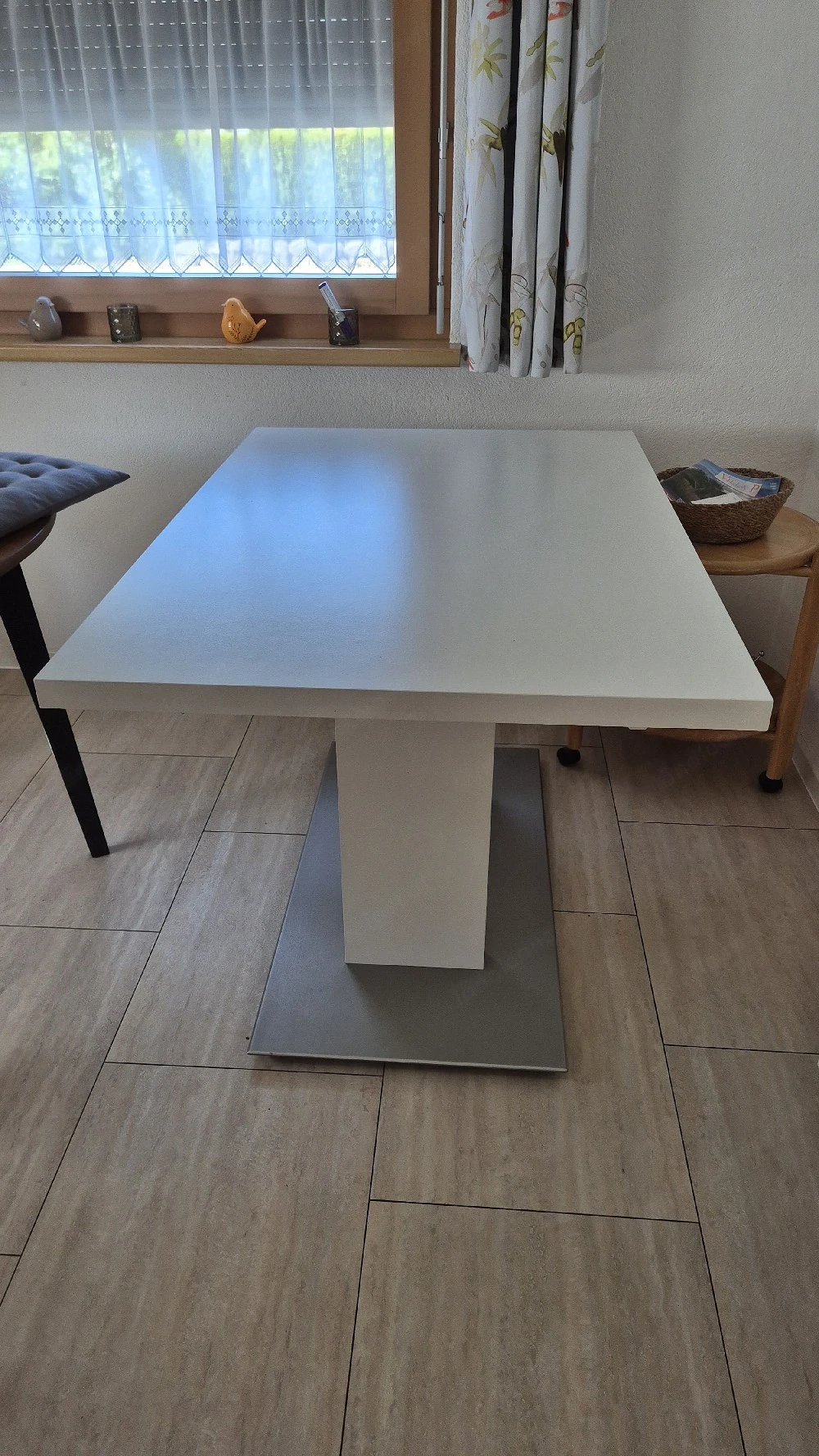 Küchentisch, ausziehbat + 2 Stühle