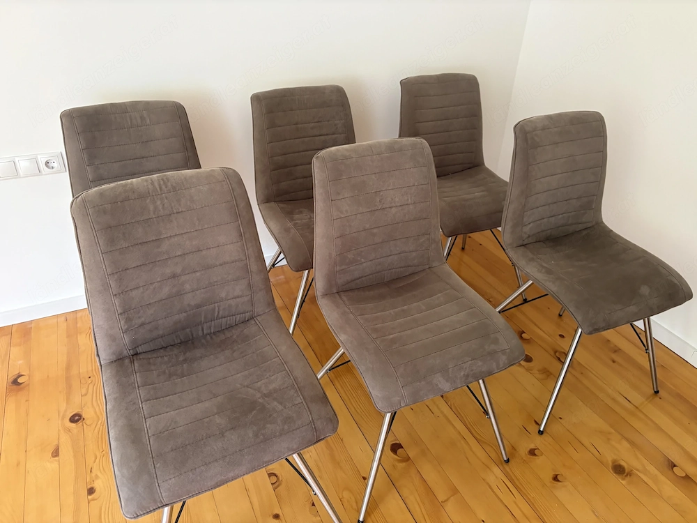 6 sehr gut erhaltene Alcantarastühle