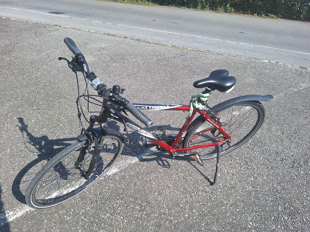City Bike rot schwarz