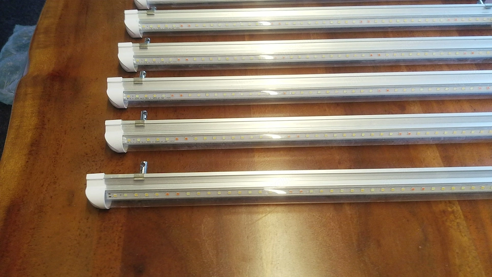 16x Niello T8 LED Pflanzenlampe 60 cm Vollspektrum Grow