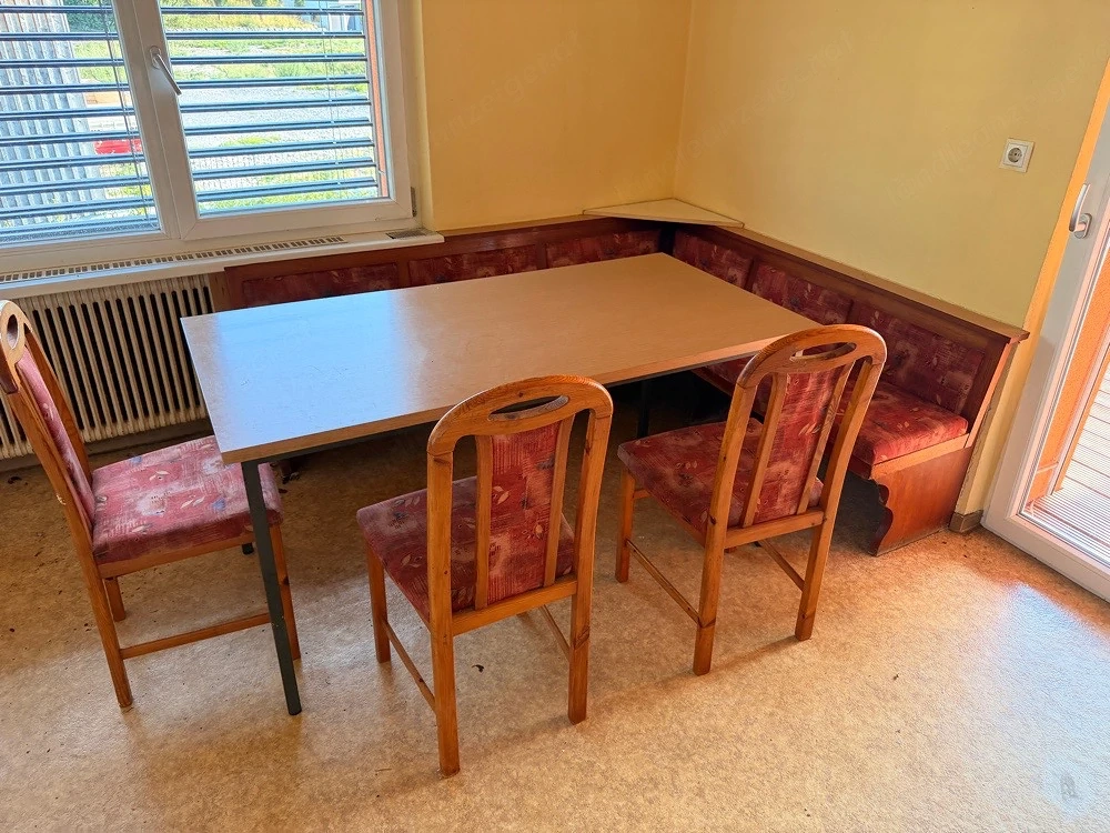 Eckbank inkl Stühle und Tisch zu verschenken