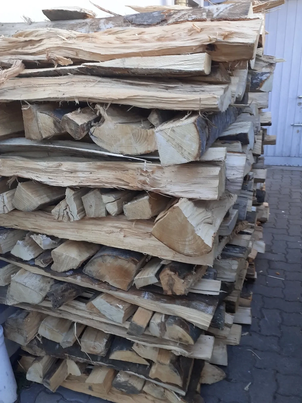 Brennholz Hartholz halbtrocken 