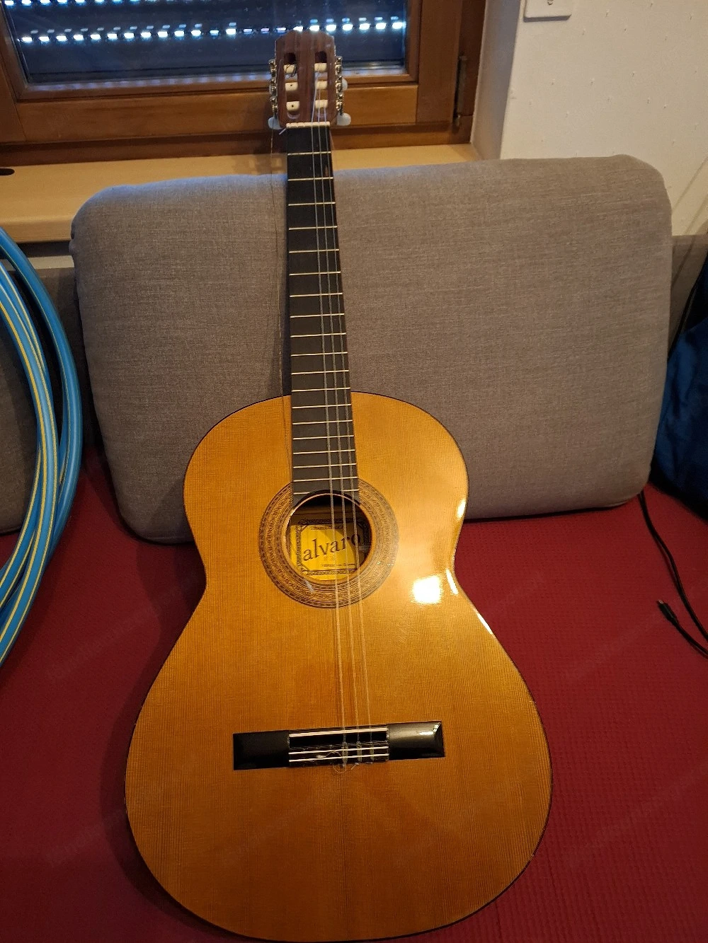 Gitarre zu verschenken