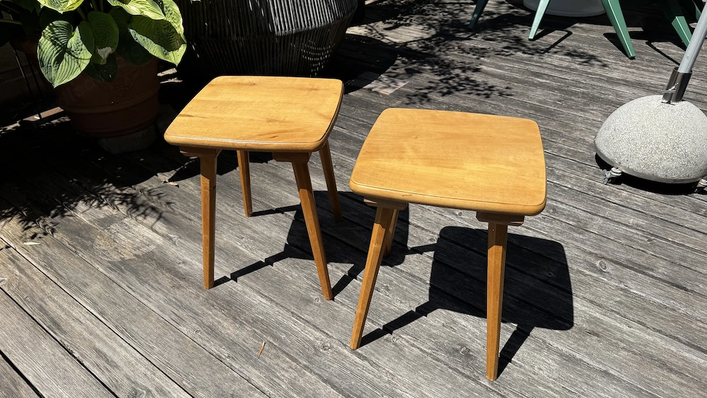 2 Hocker aus Holz
