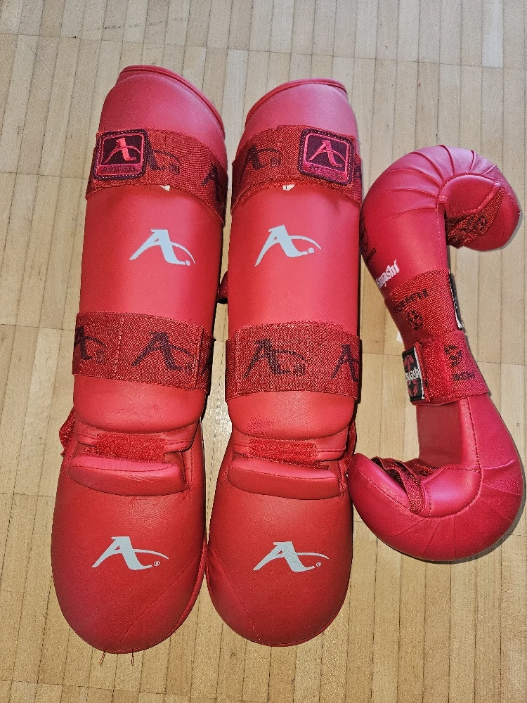 Karate Schutz und Schuhe