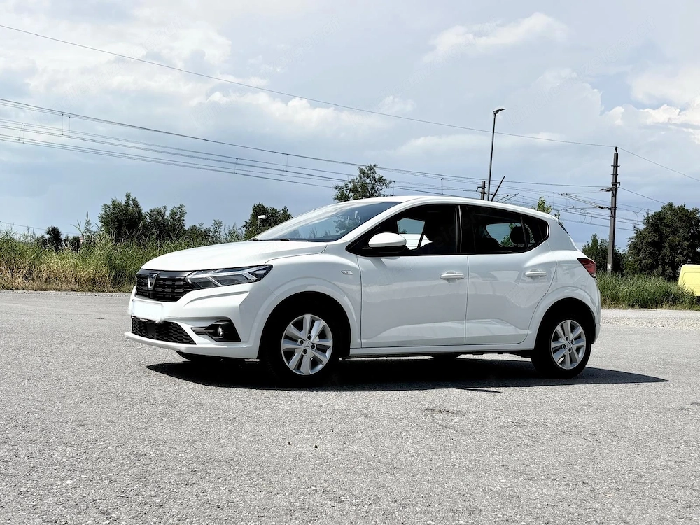 Dacia Sandero weiß, BJ 21, nur 35.000km