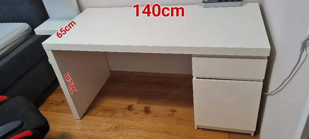 Schreibtisch 