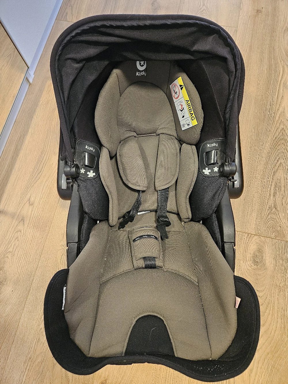 Babyautoschale mit Liegefunktion Kiddy