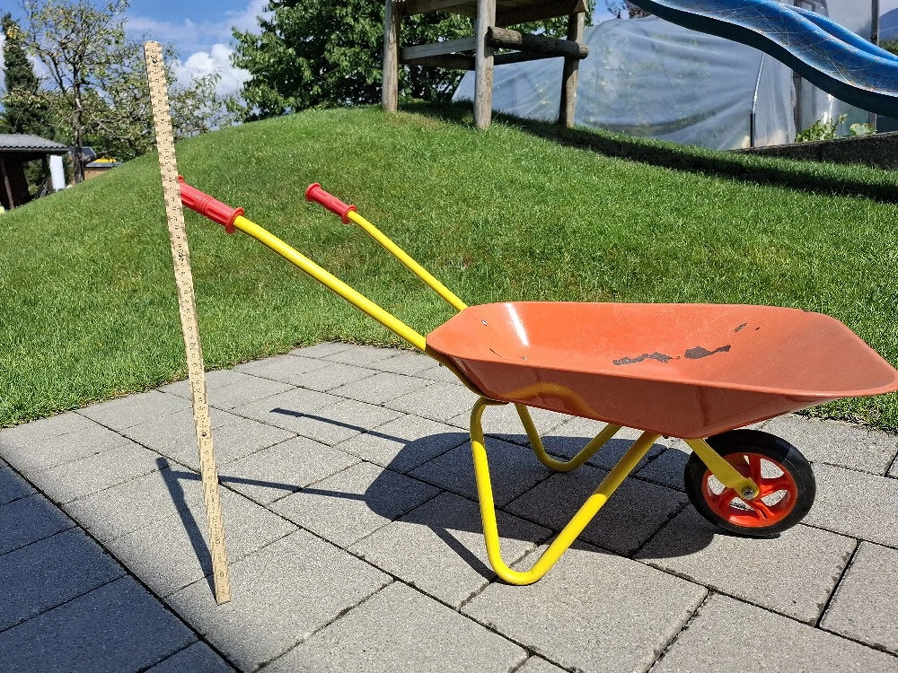 Kinder Metallschubkarre