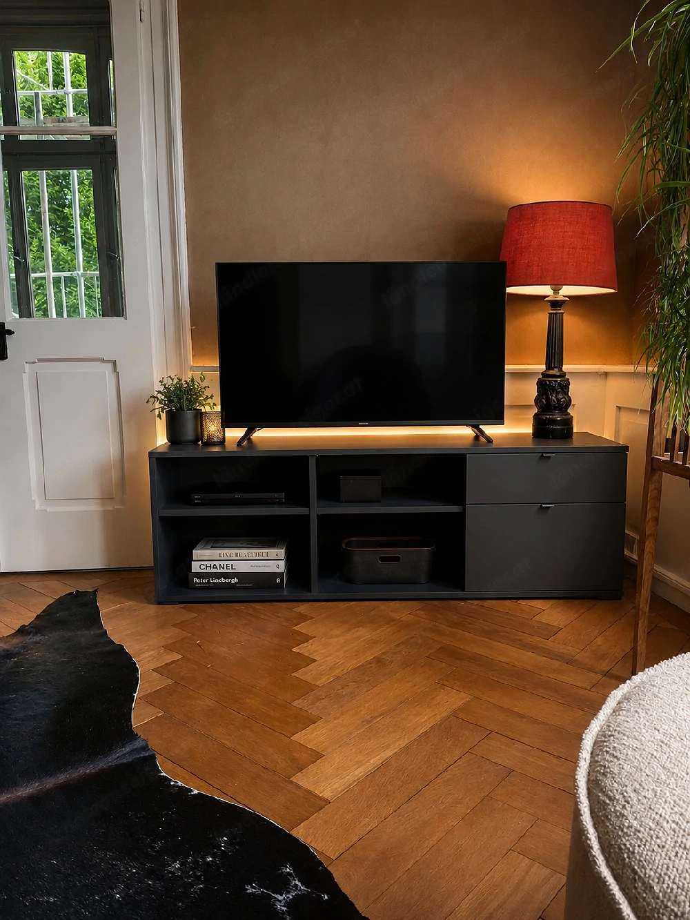 Seideboard, Fernsehtisch