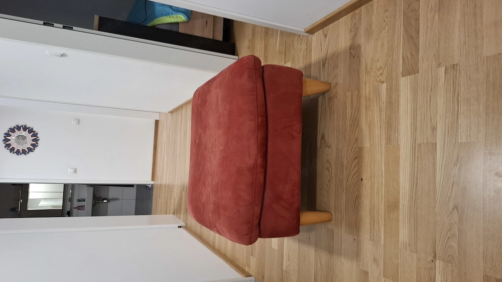 Hocker rot. Gut erhalten. 