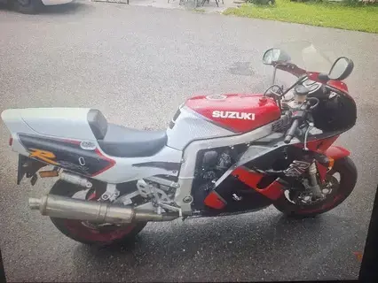 Suzuki GSX-R 750 supersport Bastelmoped