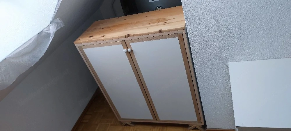 Komode bzw kleiner Schrank