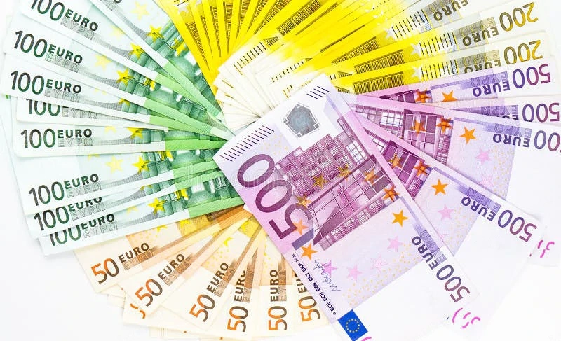 Kreditangebote: Lösen Sie Ihre Probleme und verwirklichen Sie Ihre Projekte  Wir bieten maßgeschneid
