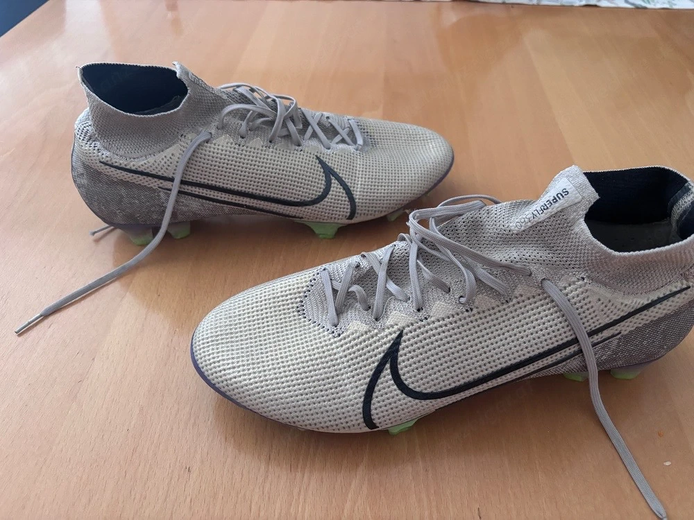 Fußballschuhe Größe 47,5