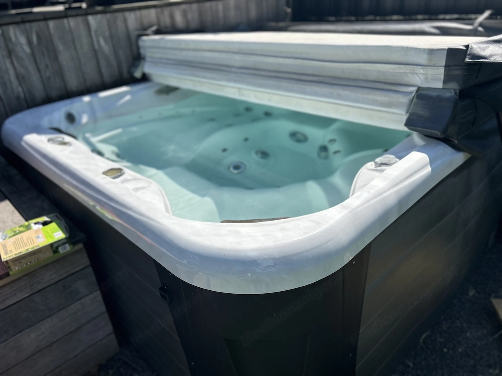 Whirlpool gebraucht sucht neuen Besitzer