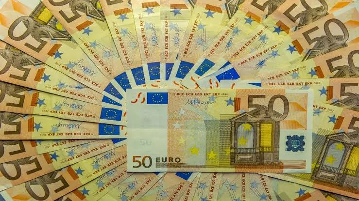 Finanzierungs- und Investitionslösungen zu einfachen, transparenten Konditionen  Suchen Sie eine Fin