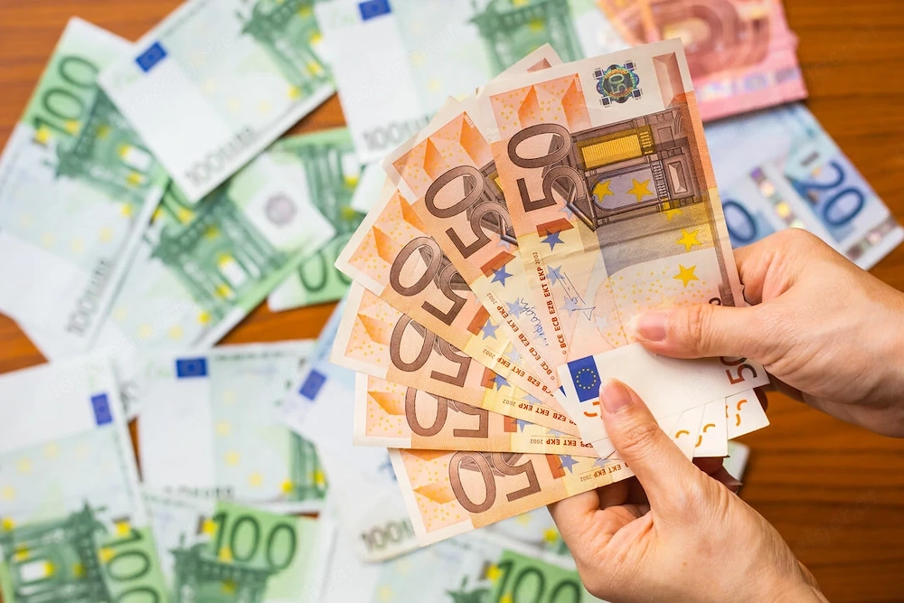 Finanzierungs- und Investitionslösungen zu einfachen, transparenten Konditionen  Suchen Sie eine Fin