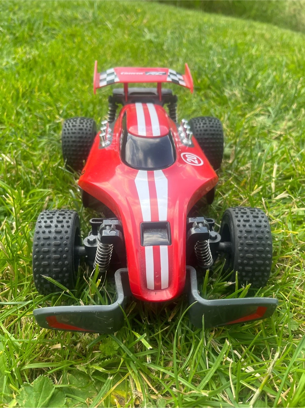 Ferngesteuertes Carrera RC Buggy Auto - Akku & Fernbedienung