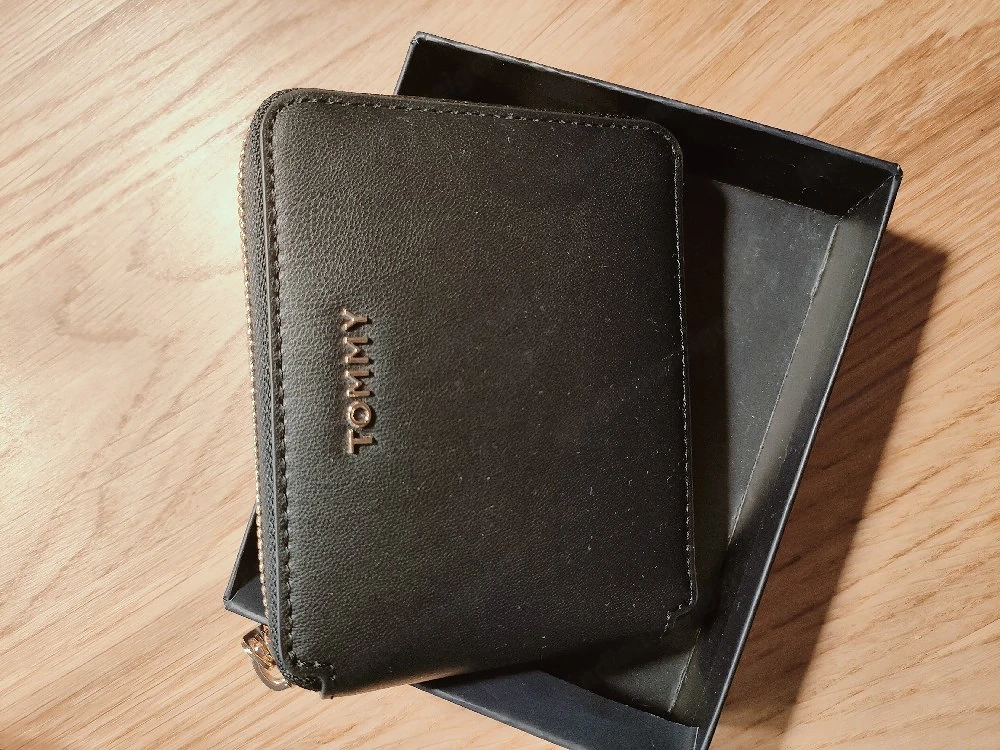 Neue Tommy Hilfiger Geldtasche