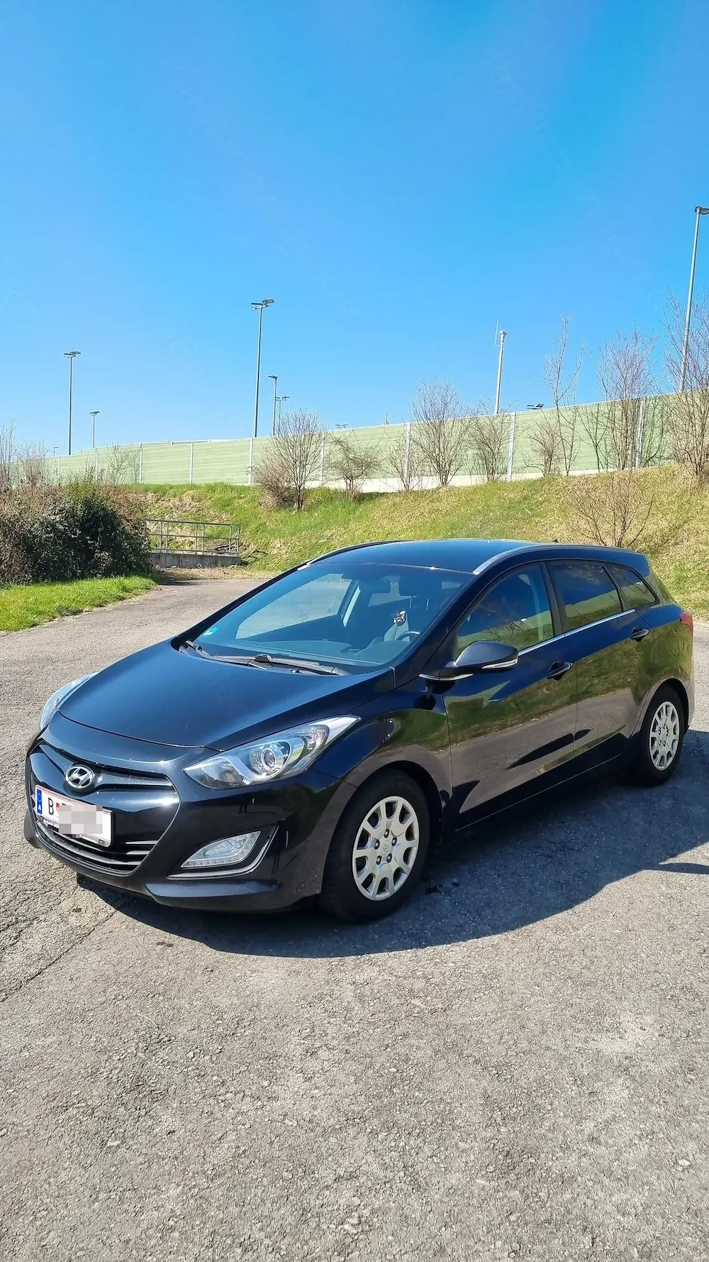 Gepflegter Hyundai i30 Kombi 1.6 CRDi | 1. Hand | DIESEL |Garagenwagen | Neue Klima | 8-fach bereift