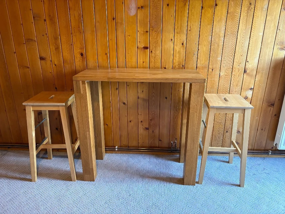 Bartisch mit 2 Hocker