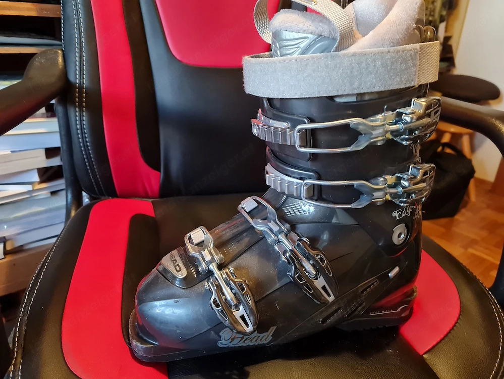 2 Paar HEAD Schischuhe zu verschenken