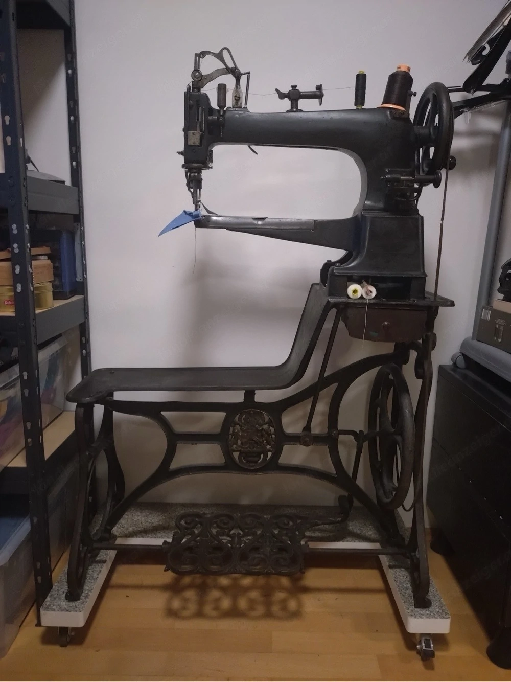 antike Schusternähmaschine