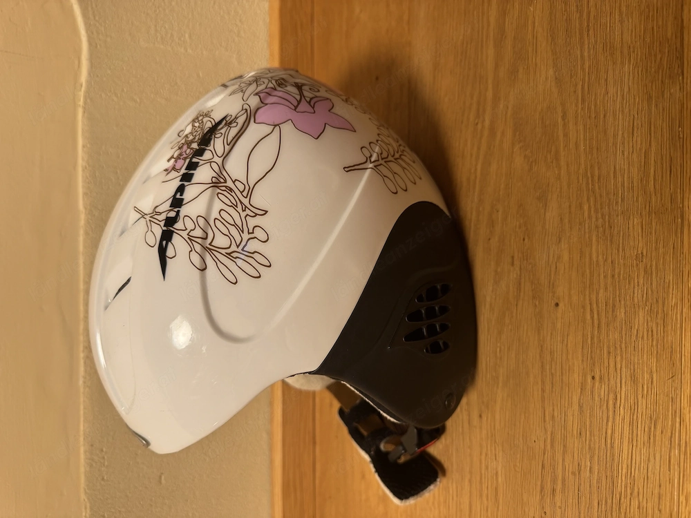 Skihelm von Alpina