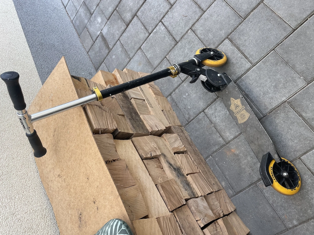 Firefly Klapp-Scooter mit 200-mm-Rollen   20   