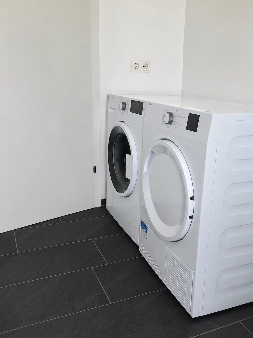 Waschmachine und Trockner_Gepflegt 