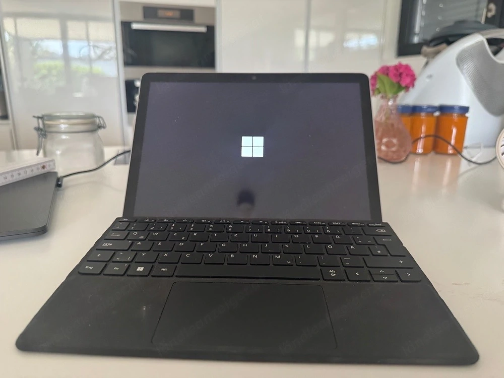 Microsoft Surface 7 Pro mit Tastatur 