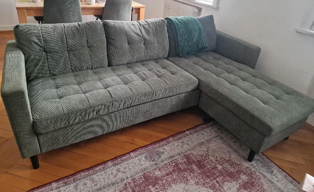 Schönes Sofa