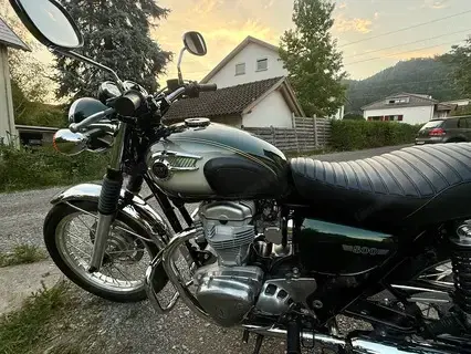 Neuwertige Kawasaki W800 frisch vorgeführt