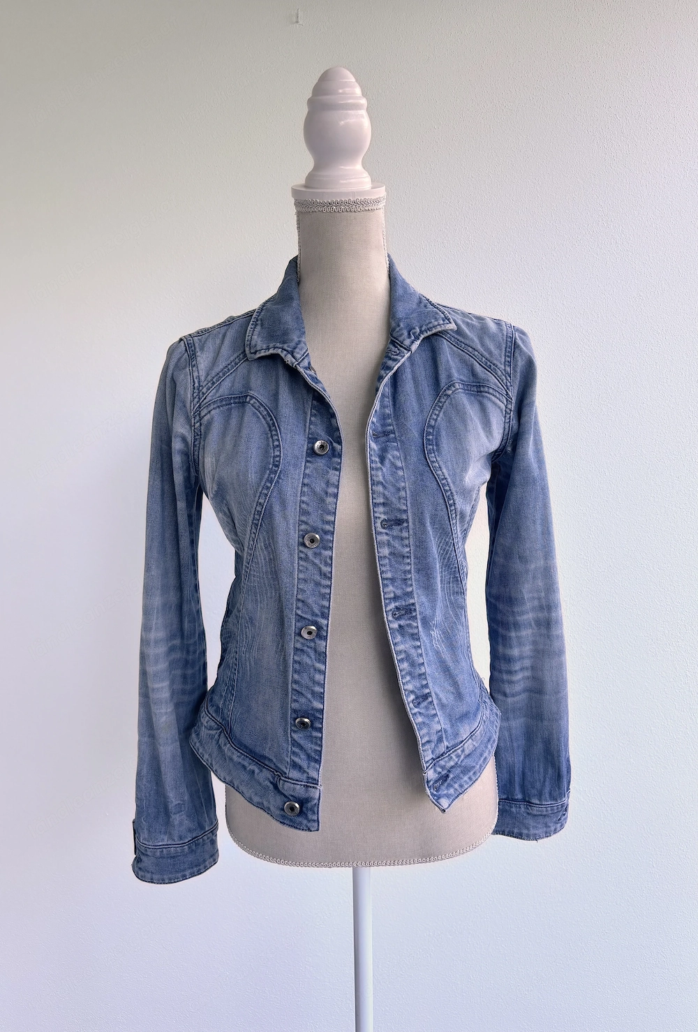 Damen Jeansjacke von Diesel mit Knopfleiste