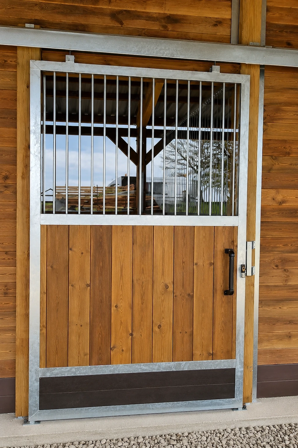 Stalltüren kaufen - Stalltüren & Schiebetüren nach Maß für Pferdeställe
