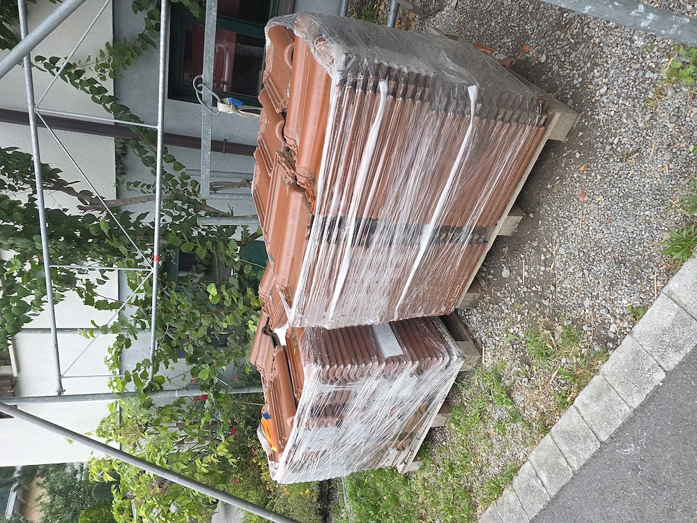 Dachziegel glasiert aus Ton