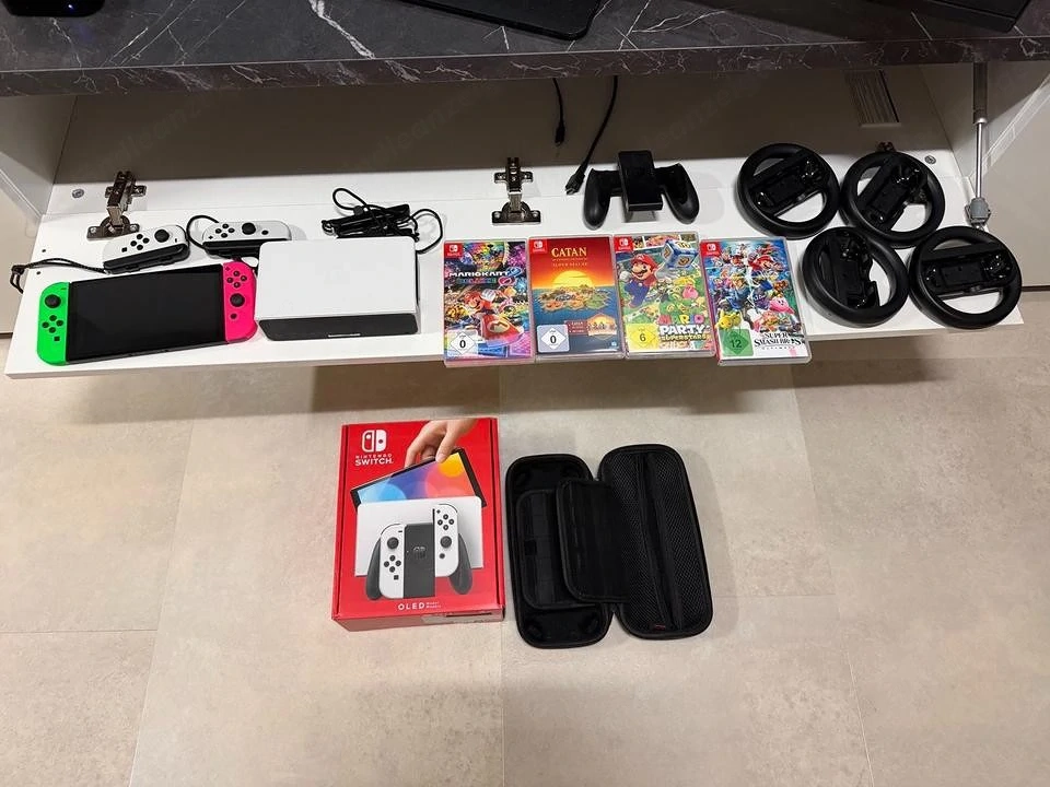 Nintendo Switch OLED - Wie neu mit Spielen 