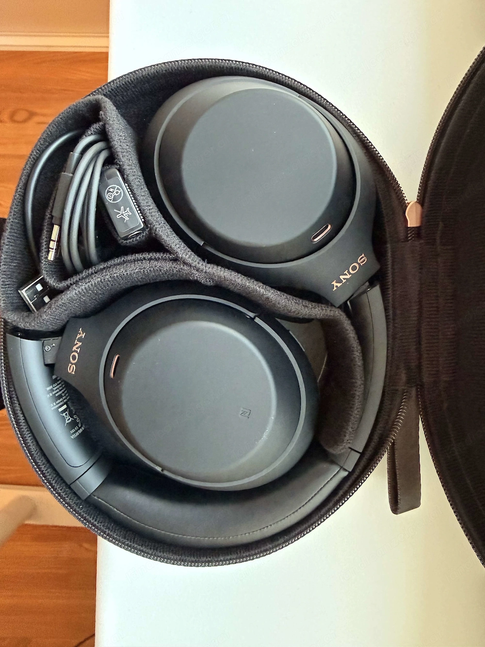 Kopfhörer SONY WH-1000XM4 schwarz - Noise Canceling