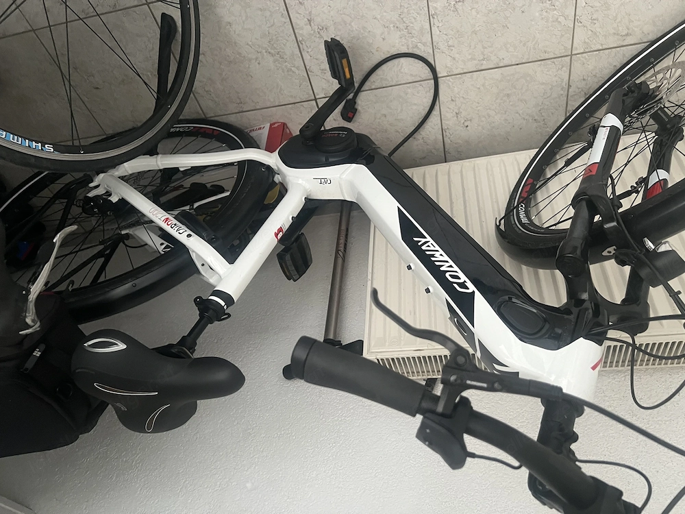  Fast neues Conway E-Bike mit tiefen Einstieg 