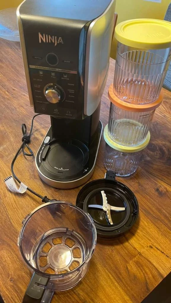 Ninja Creami Deluxe Eismaschine