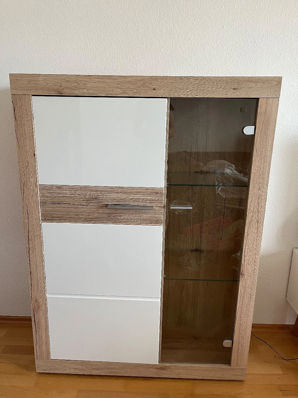 Vitrine mit Beleuchtung 