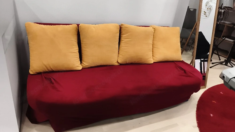 Klappsofa blau (roter Überzug)