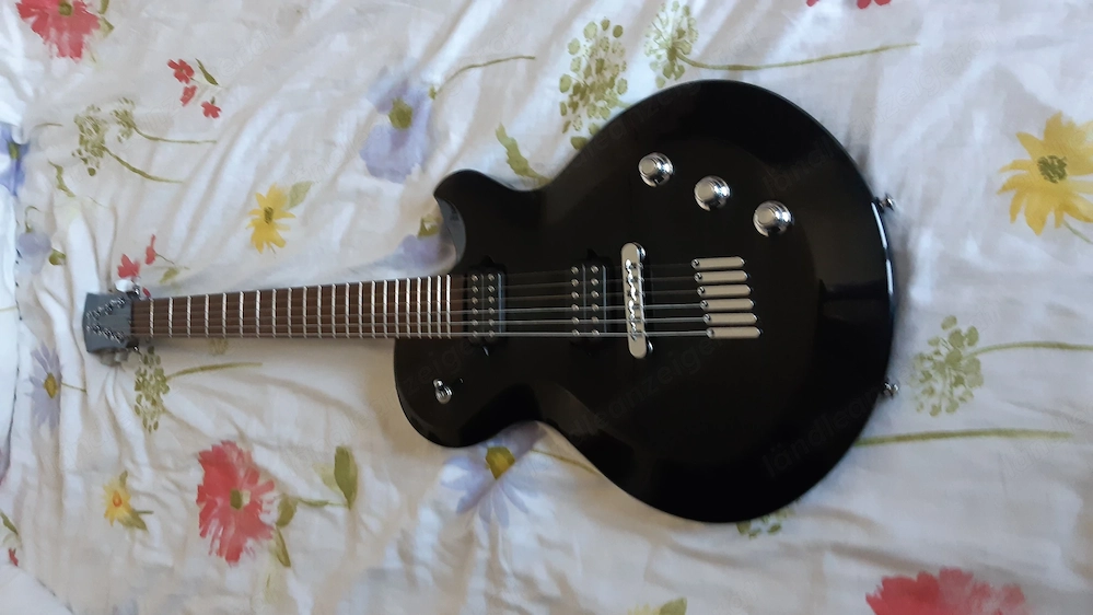 Yamaha AES 820